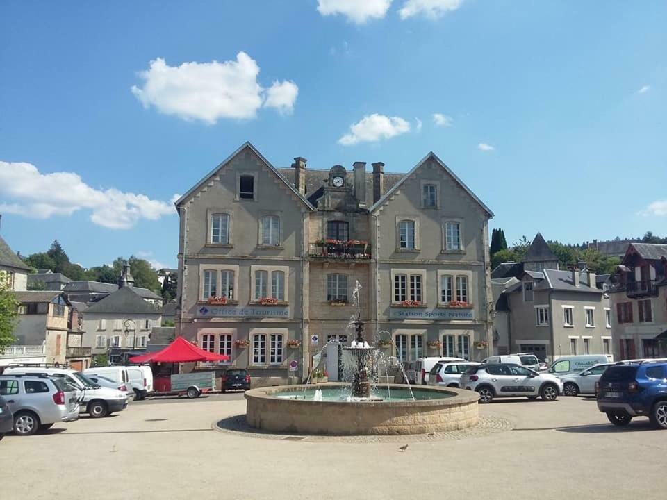Maison Raffinee Treignac Extérieur photo